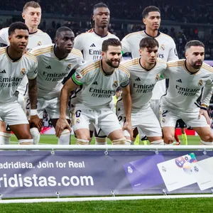 Die Spieler von Real Madrid posieren für das Team-Foto.