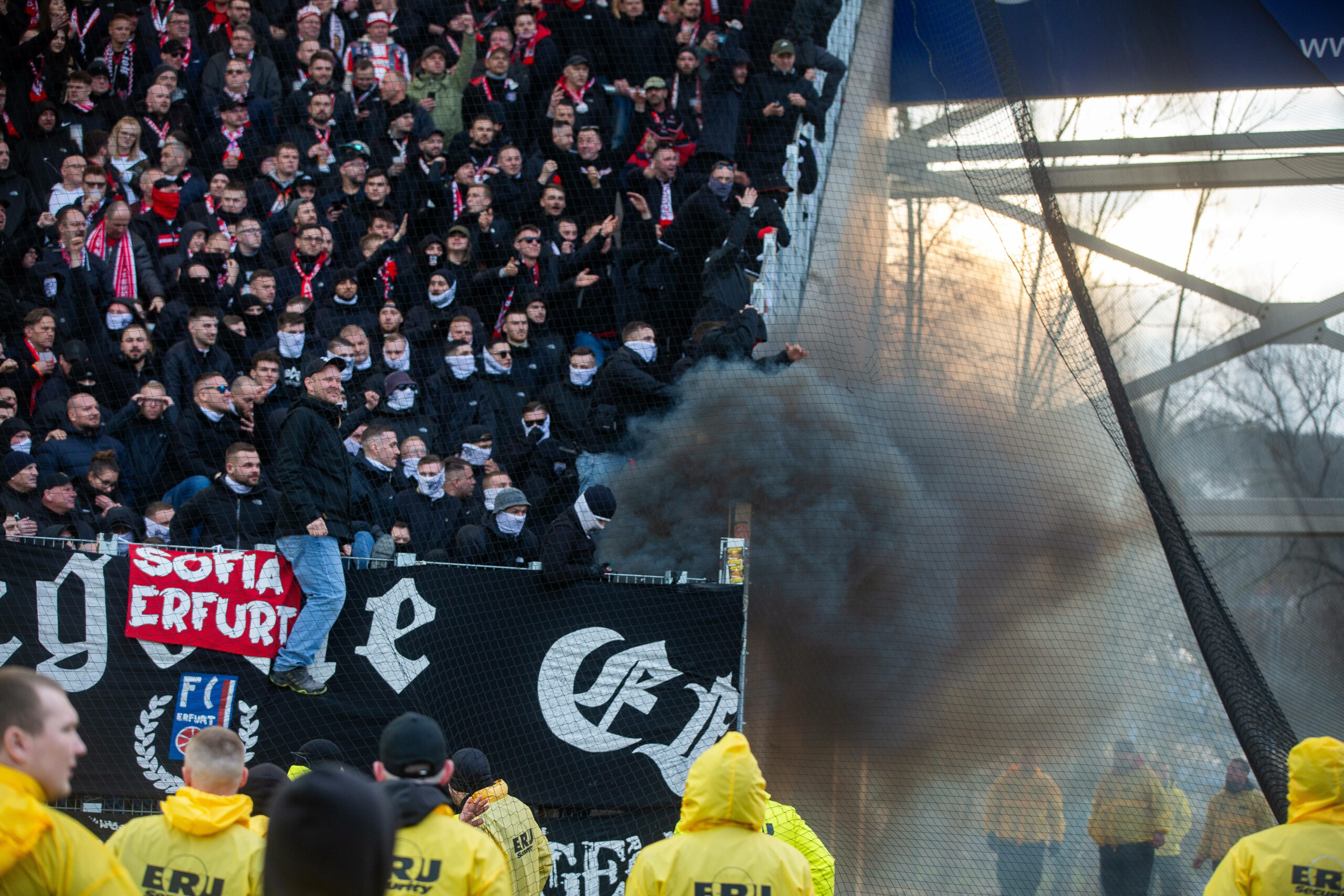 Ausschreitungen bei Carl Zeiss Jena gegen Rot-Weiß Erfurt