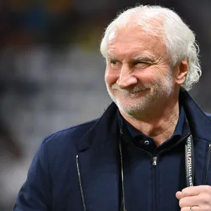 Rudi Völler hat Grund zu lachen: Sein Vertrag beim DFB wurde vorzeitig bis 2026 verlängert.
