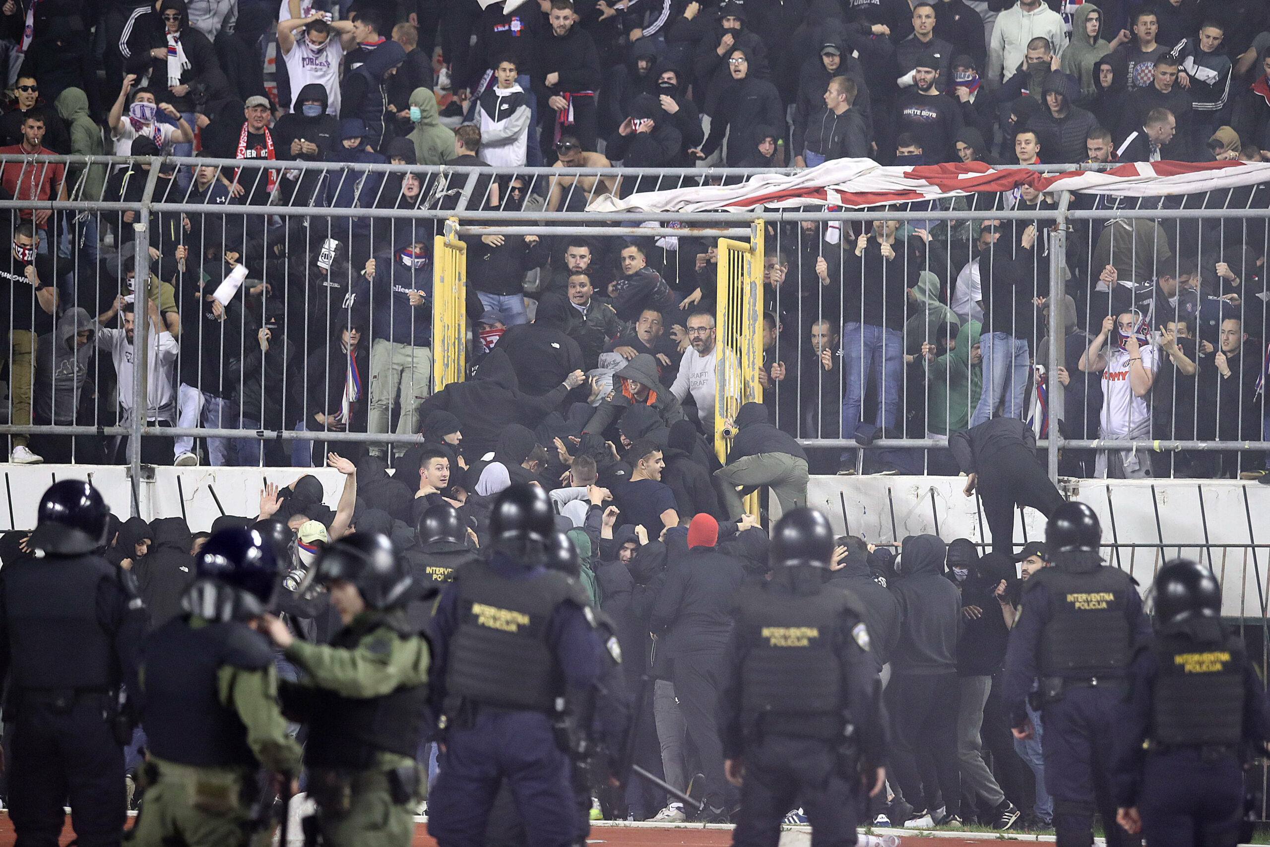 Schwere Ausschreitungen von Hajduk-Fans