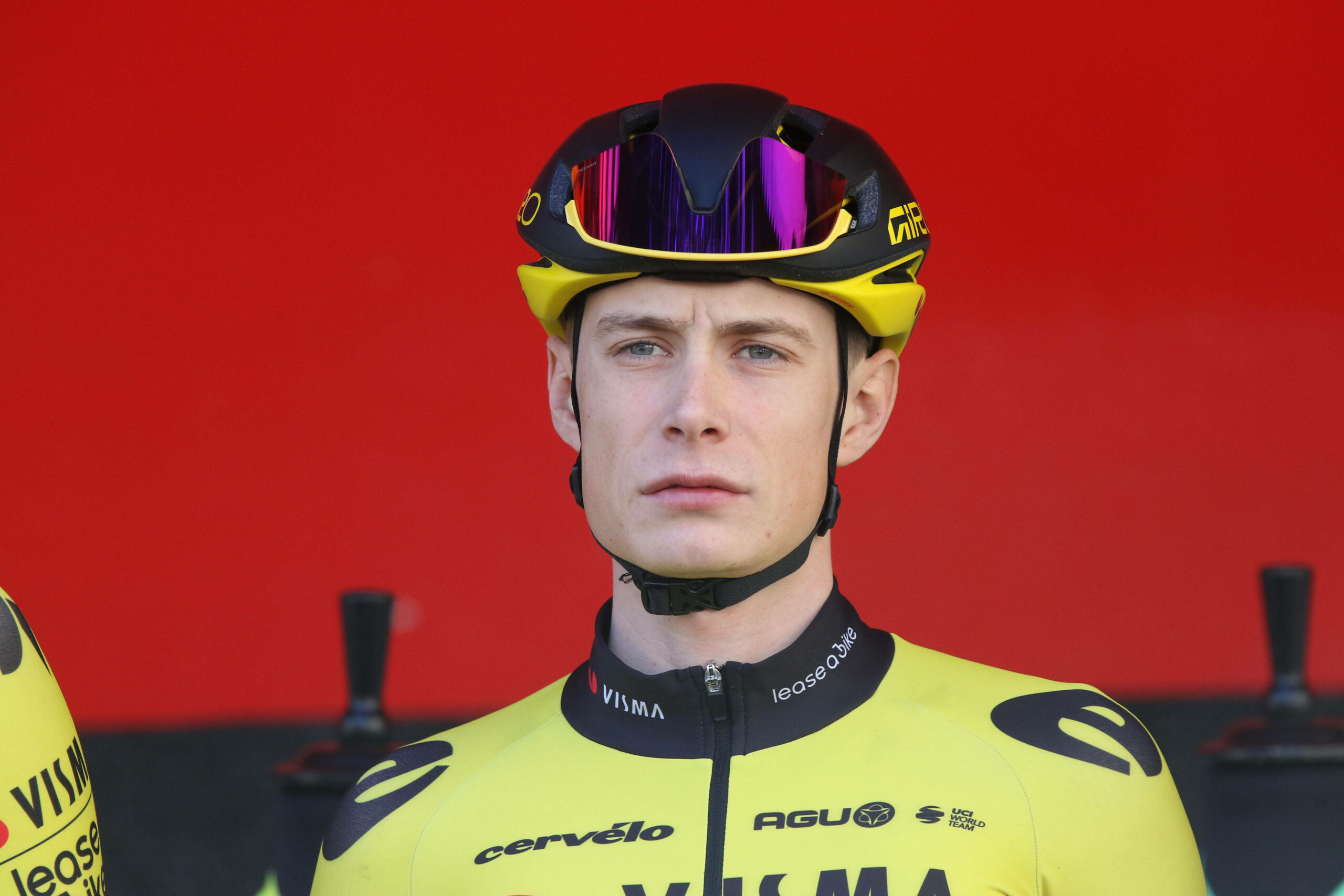 Tour-de-France-Sieger Jonas Vingegaard mit seinem Helm.