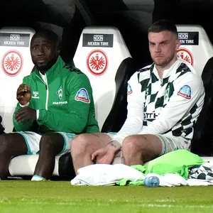 Naby Keita auf der Ersatzbank von Werder Bremen