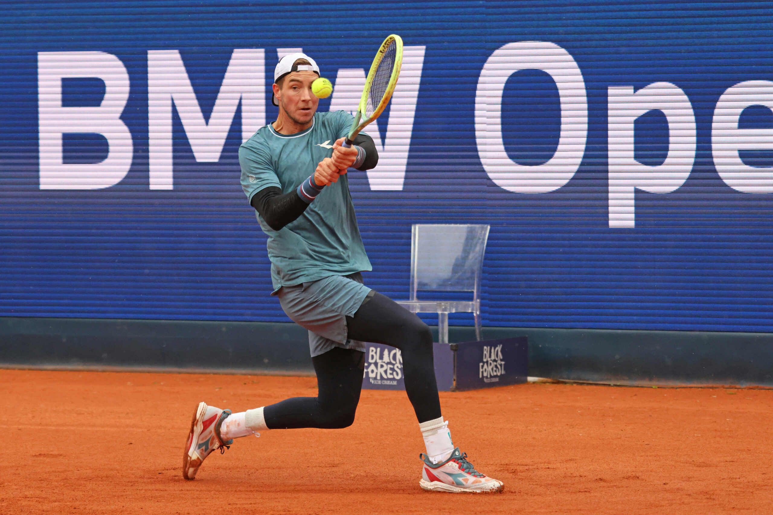 Jan-Lennard Struff gewinnt in München bei den BMW Open sein erstes ATP-Tunier.