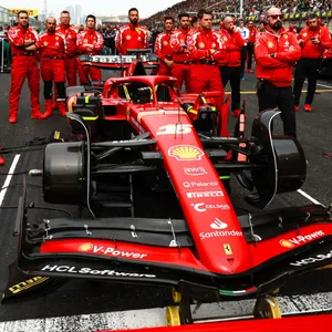 Die Scuderia Ferrari in der Boxengasse