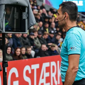 Einsatz des Videoschiedsrichters in der dänischen Fußballliga.