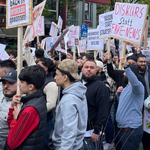 Demonstranten am Samstag auf der Islamisten-Demo auf dem Steindamm.