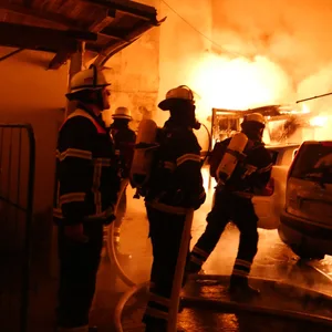 Flammen-Inferno in Lohbrügge: Bei dem Brand wurden sieben Menschen verletzt.