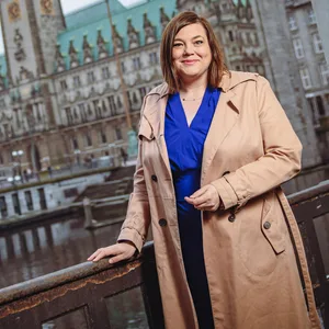 „Gerade in der öffentlichen Verwaltung gilt es, gemeinsam anzupacken und die größer werdende Fachkräftelücke rechtzeitig zu schließen“, sagt Katharina Fegebank (Grüne)