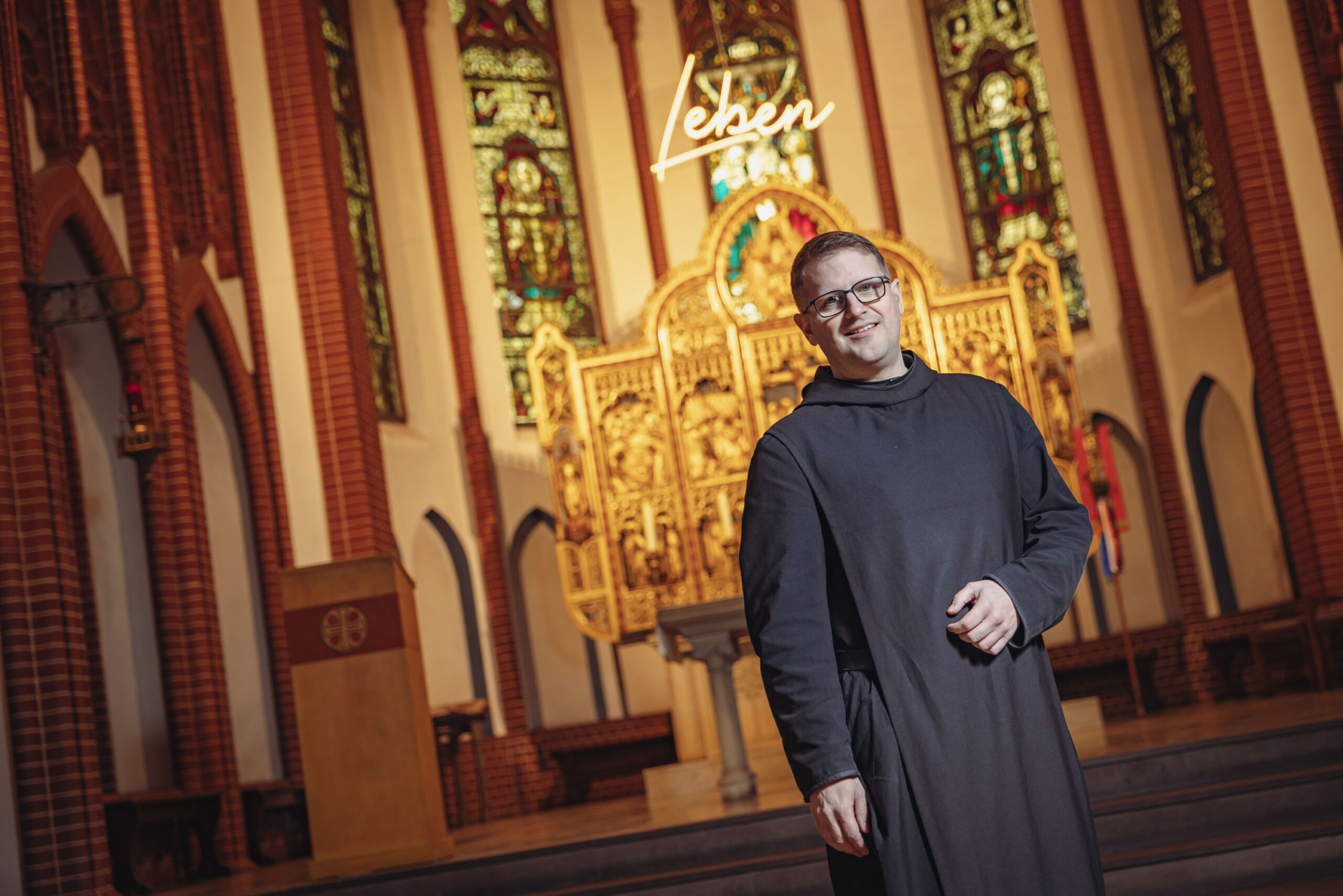 Bruder Lukas in seiner Kirche