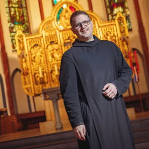 Bruder Lukas in seiner Kirche