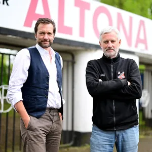 Altona-Trainer Andreas Bergmann mit Vorsitzender Ragnar Törber
