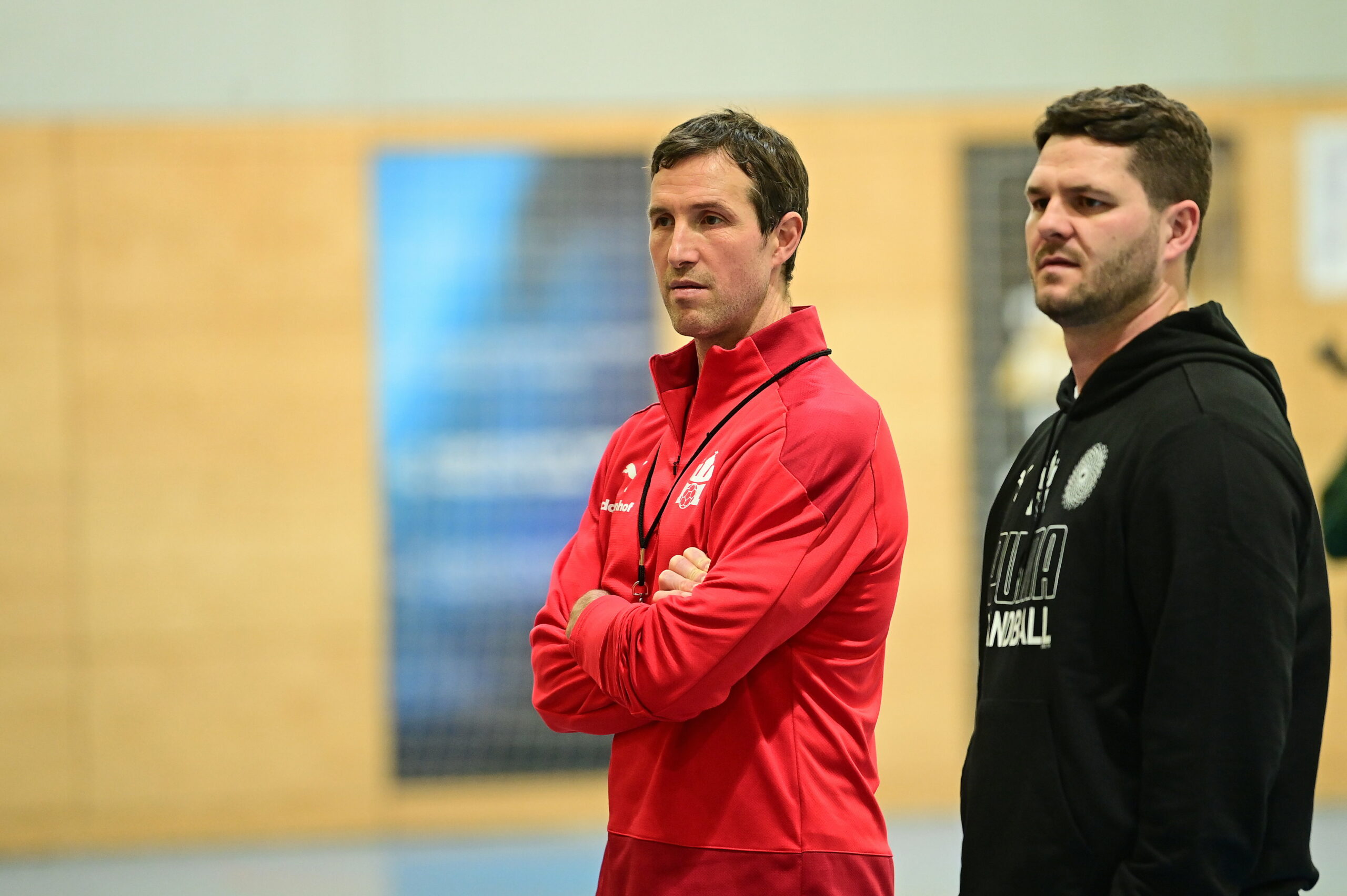 Handball-Trainer Torsten Jansen mit Geschäftsführer Sebastian Frecke