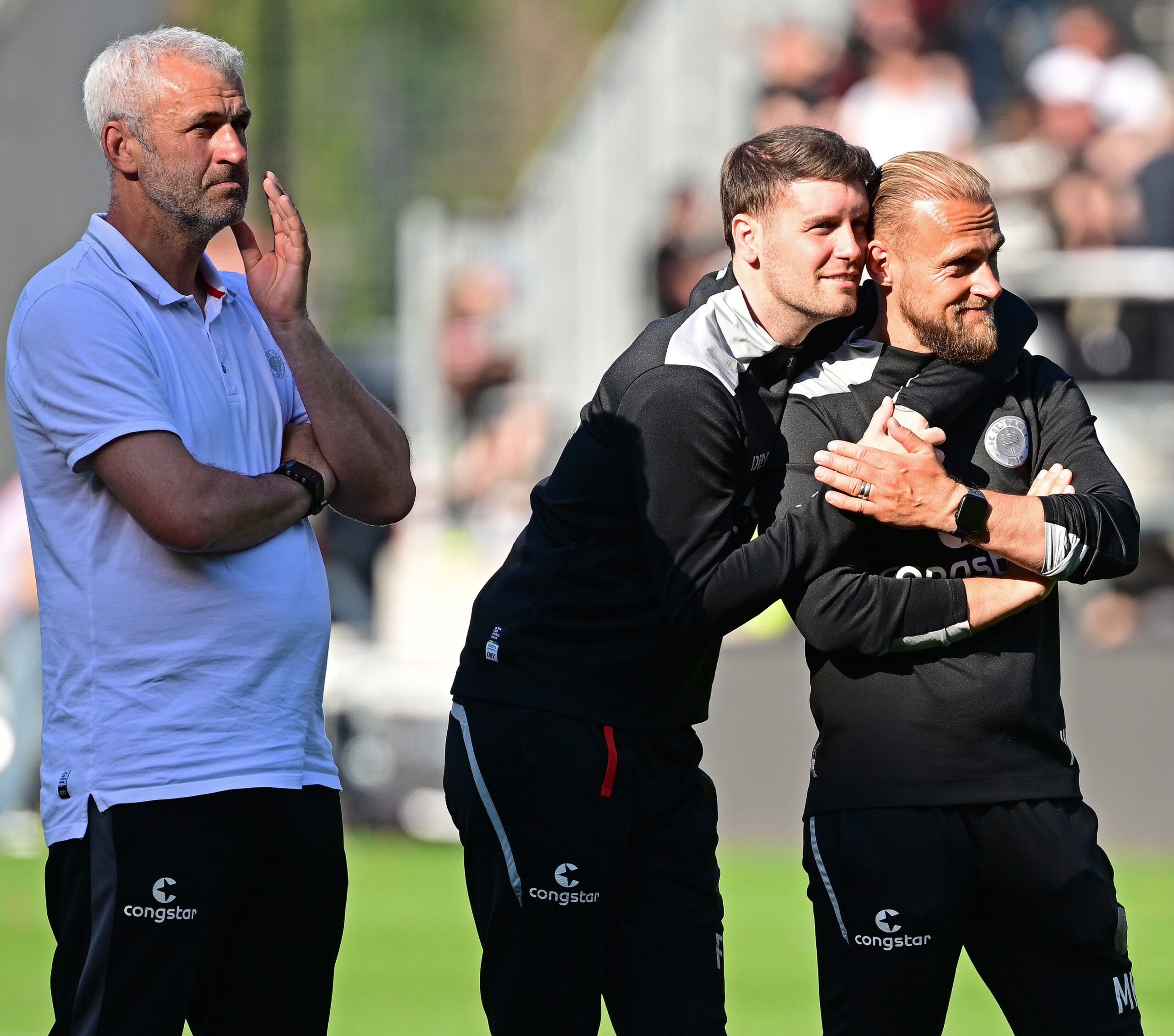 Peter Nemeth, Fabian Hürzeler und Marco Knoop nach dem Sieg in Hannover