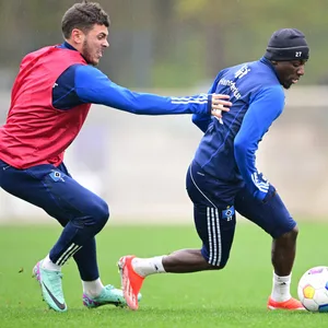 Jean-Luc Dompé beim HSV-Training
