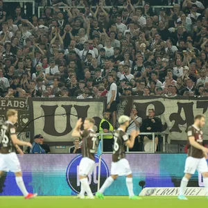 Gästeblock des FC St. Pauli beim KSC
