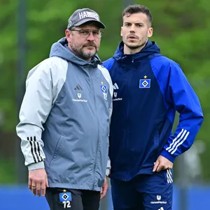 Steffen Baumgart und László Bénes im HSV-Training