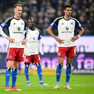 Sebastian Schonlau und Robert Glatzel waren nach der Niederlage gegen Kiel bedient.