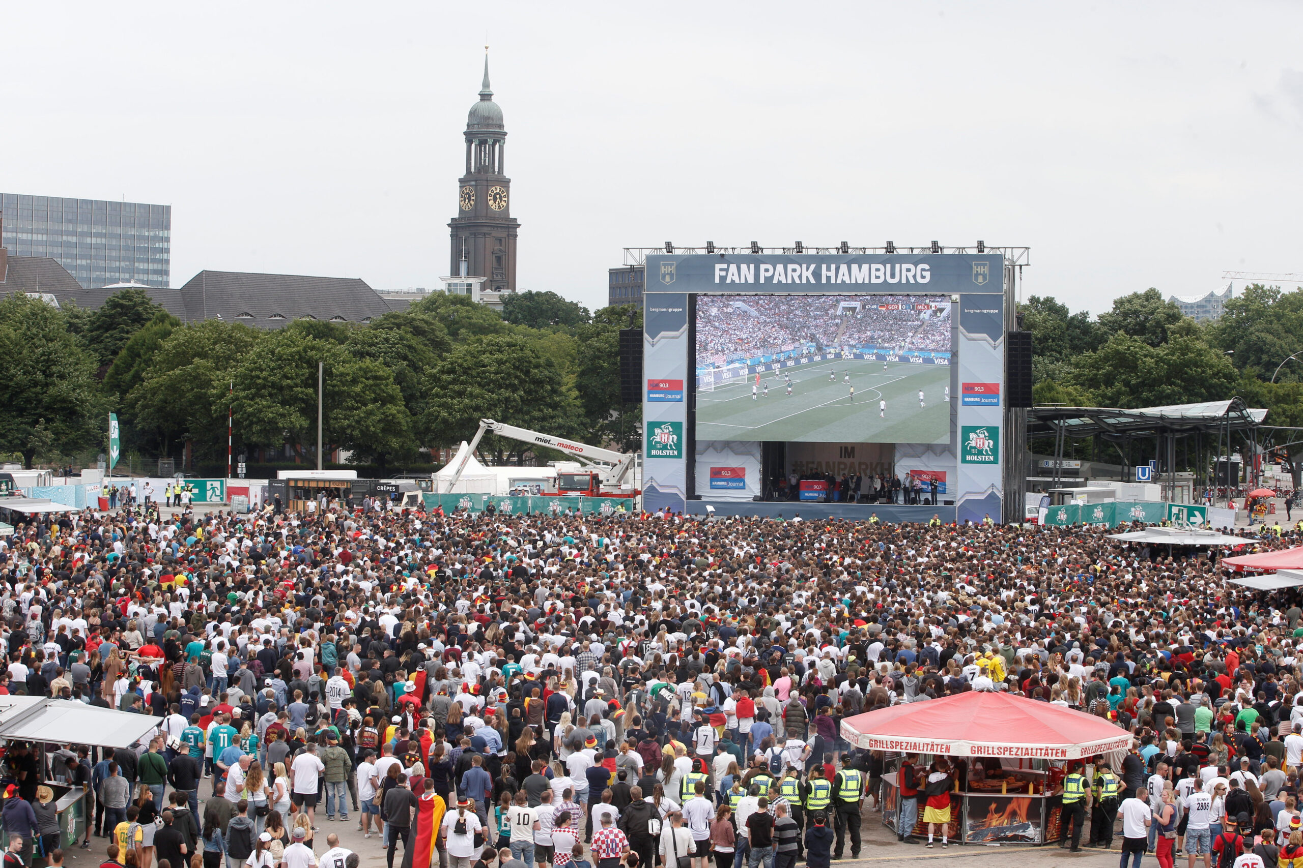 Fan Park Heiligengeistfeld