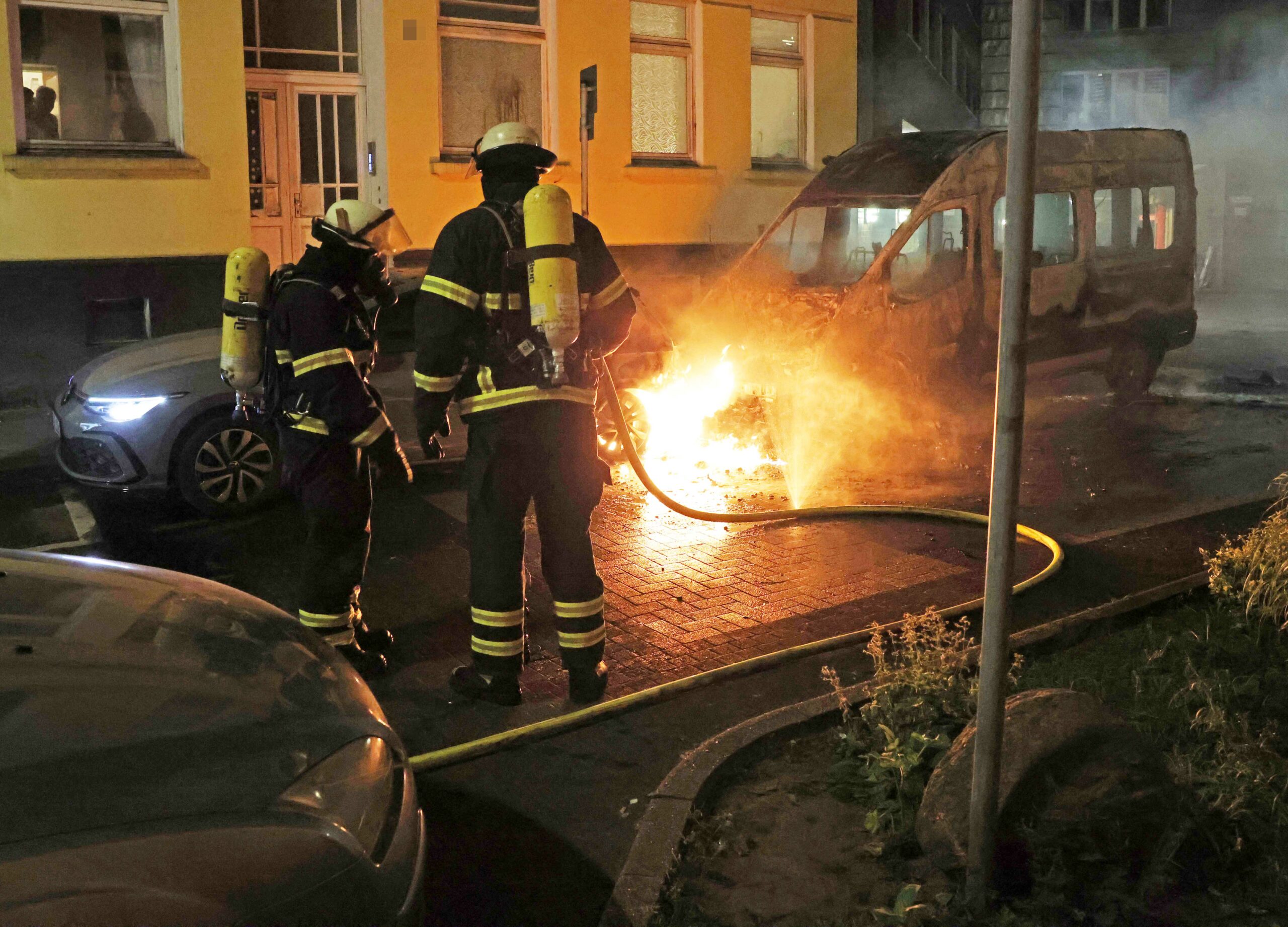 Autobrände im Phoenix-Viertel in Harburg – Polizei schließt Brandstiftung nicht aus