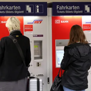 Fahrkartenautomaten im Hauptbahnhof: Seit der Einführung des Deutschland-Tickets setzen Millionen auf die Abo-Lösung.