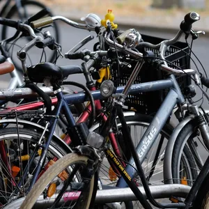 Wo sollten Fahrräder am besten parken? Der Bezirk Altona hat eine Umfrage gestartet.