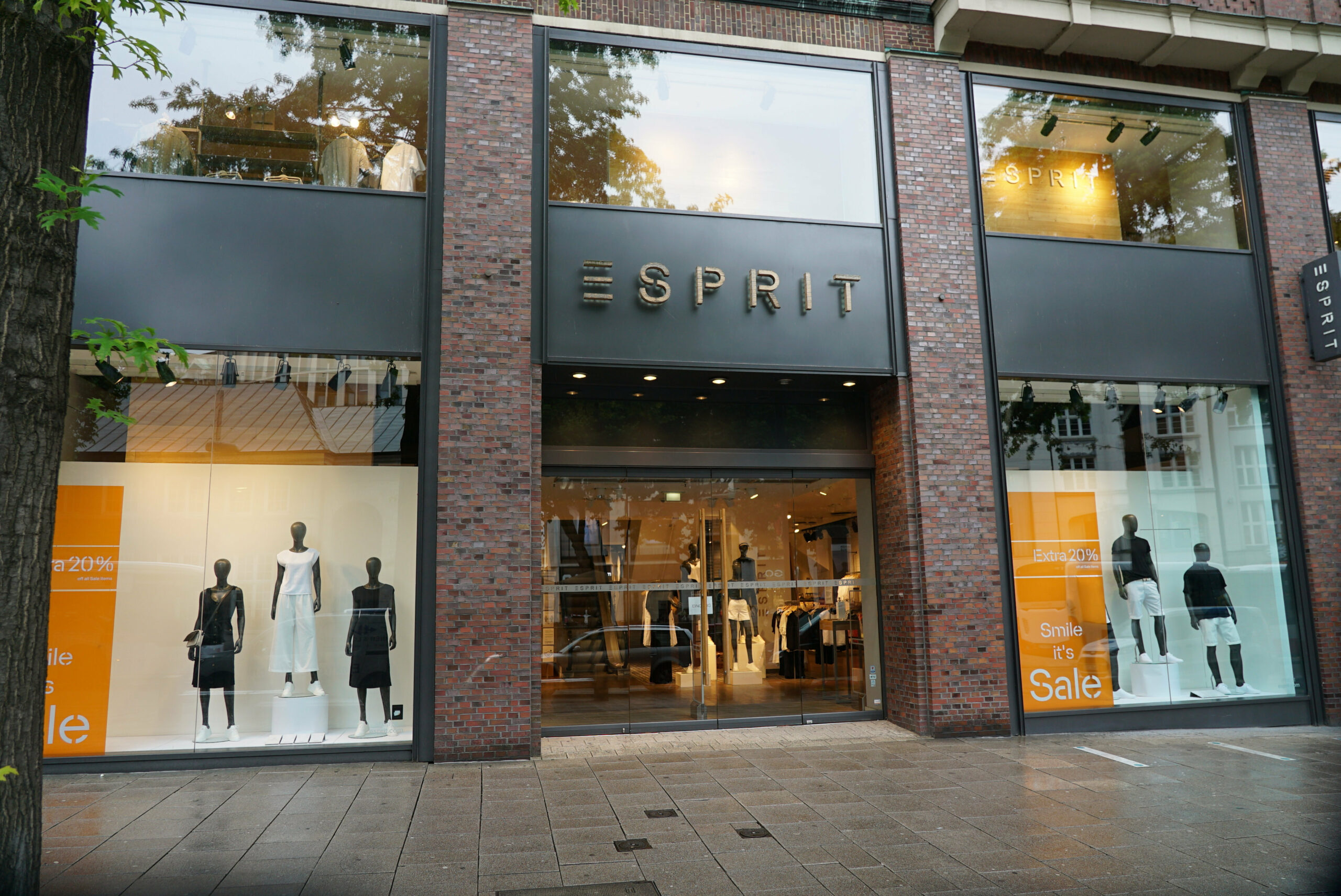 Deutschland ist für Esprit der wichtigste Markt: Nun hat die Modekette mit Sitz in Ratingen und Hongkong in Europa Insolvenz anmelden müssen.