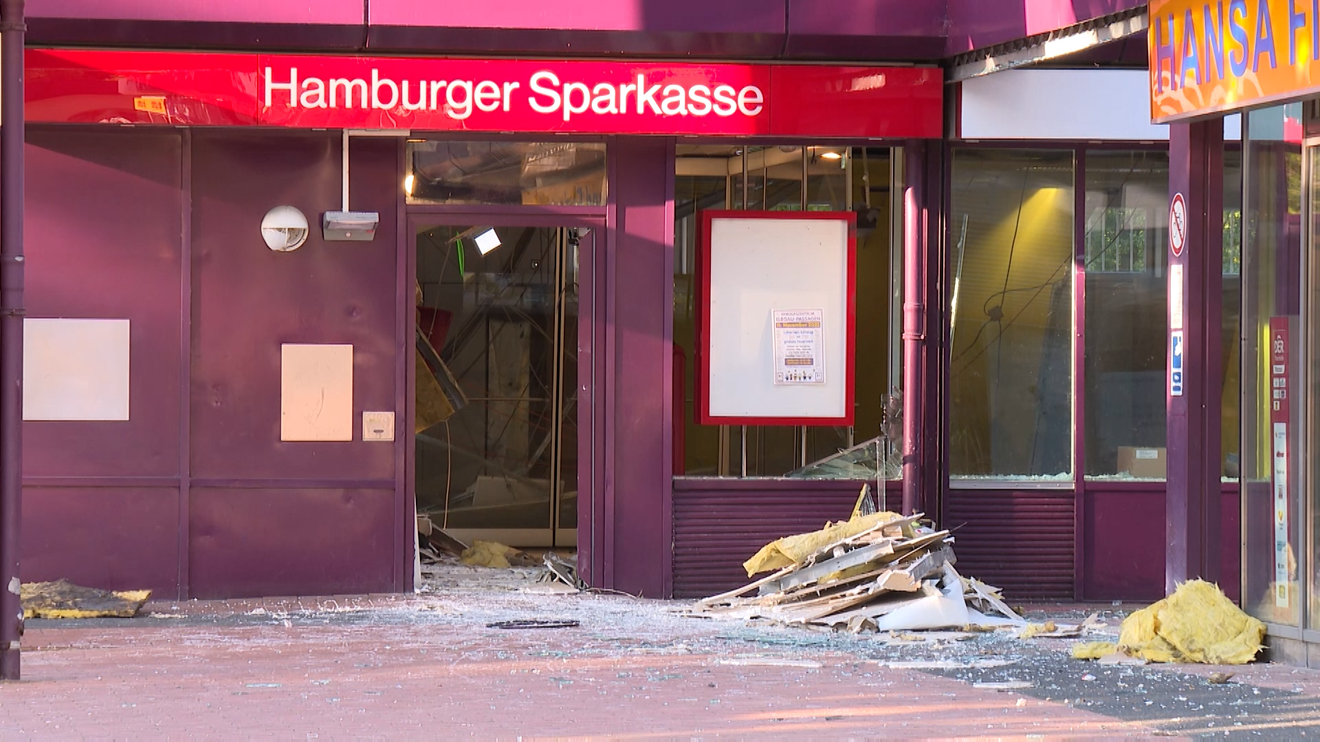 Ein Geldautomat einer Haspa-Filiale in Lurup wurde gesprengt.