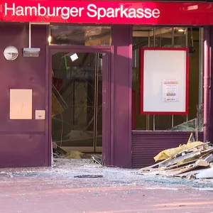 Ein Geldautomat einer Haspa-Filiale in Lurup wurde gesprengt.