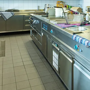 Eine leere Restaurantküche