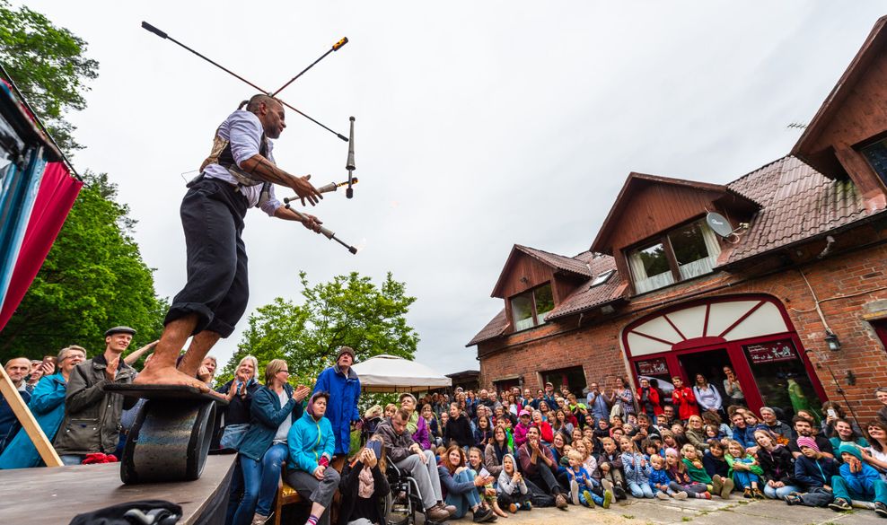 Akrobatik, Theater, Kunst: Das Wendland wird zum Wunderland