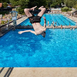 Ab ins kühle Nass: Die Freibad-Saison in Hamburg startet.