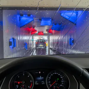 18-Jähriger drängelt an Waschanlage im Norden vor. Als andere Autofahrer ihn auf sein Fehlverhalten hinweisen, rastet er aus