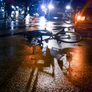 Zwei Radfahrer sind am Donnerstagabend auf der Schanzenstraße zusammengestoßen (Symbolbild).