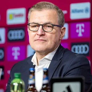 Jan-Christian Dreesen bei der Pressekonferenz zur Vorstellung von Max Eberl