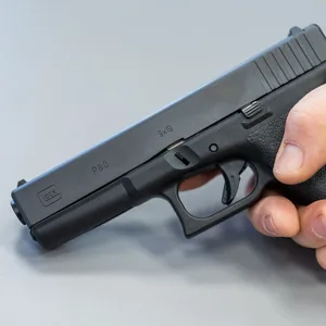Mann wollte illegale schusswaffe kaufen – ausgerechnet bei einem verdeckten Ermittler.