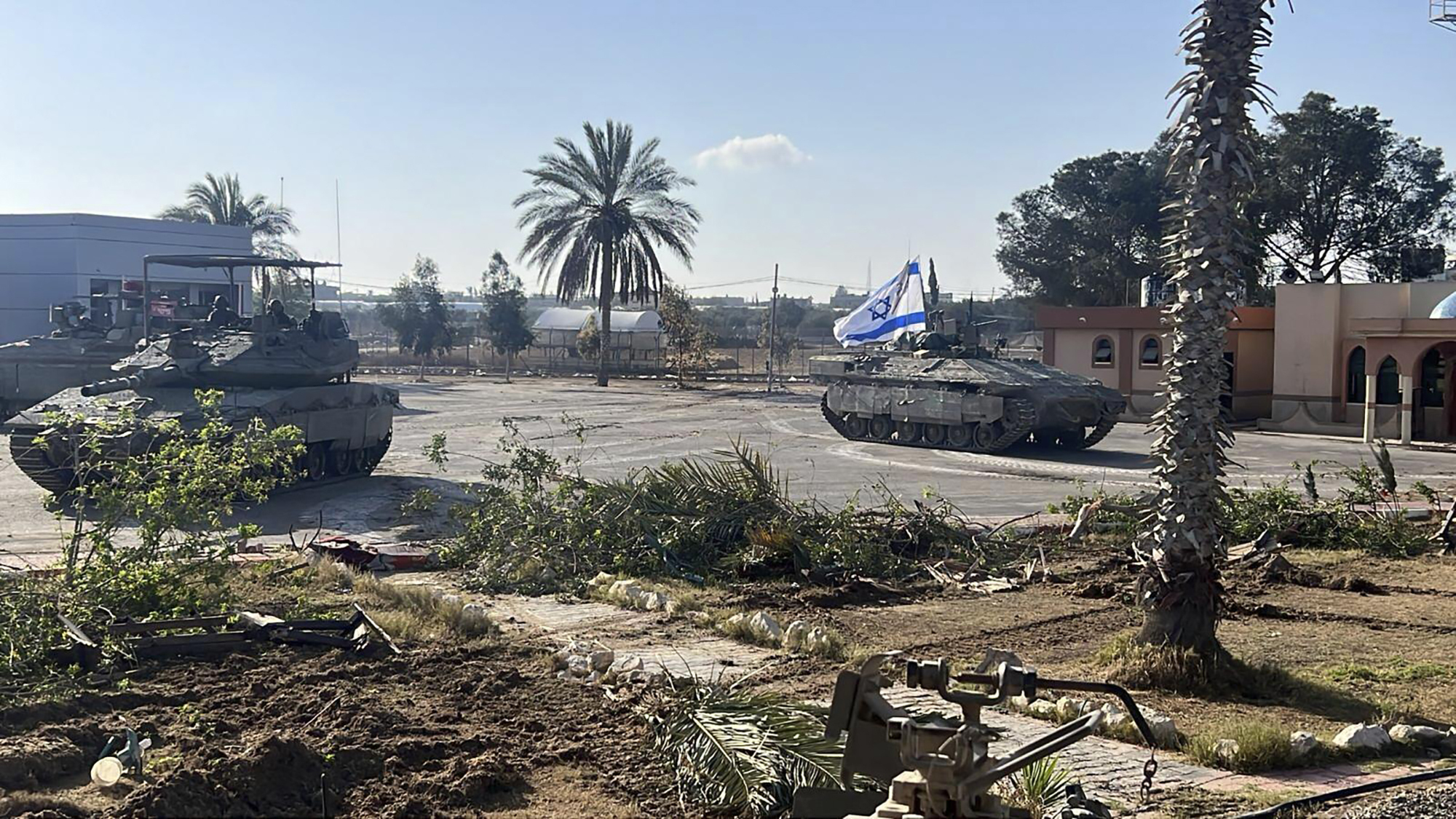 Israelische Truppen am Grenzübergang in Rafah.