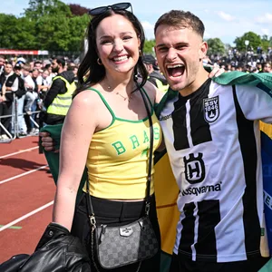 Ulms Leo Scienza jubelt mit Brasilien-Flagge