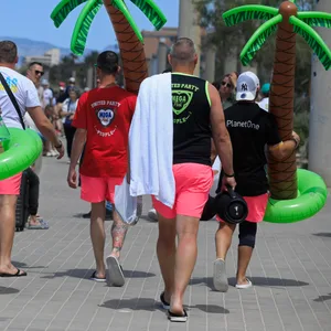Touristen auf Mallorca
