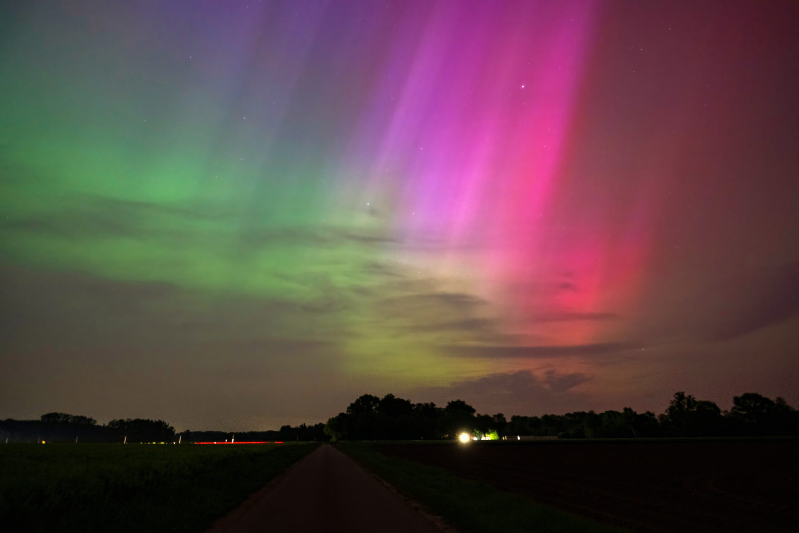 Polarlichter sind heute wieder möglich – wie hier am Himmel über Bersenbrück (Niedersachsen) im Mai.