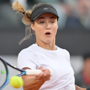 Anna Kalinskaya bei einem Tennis-Spiel