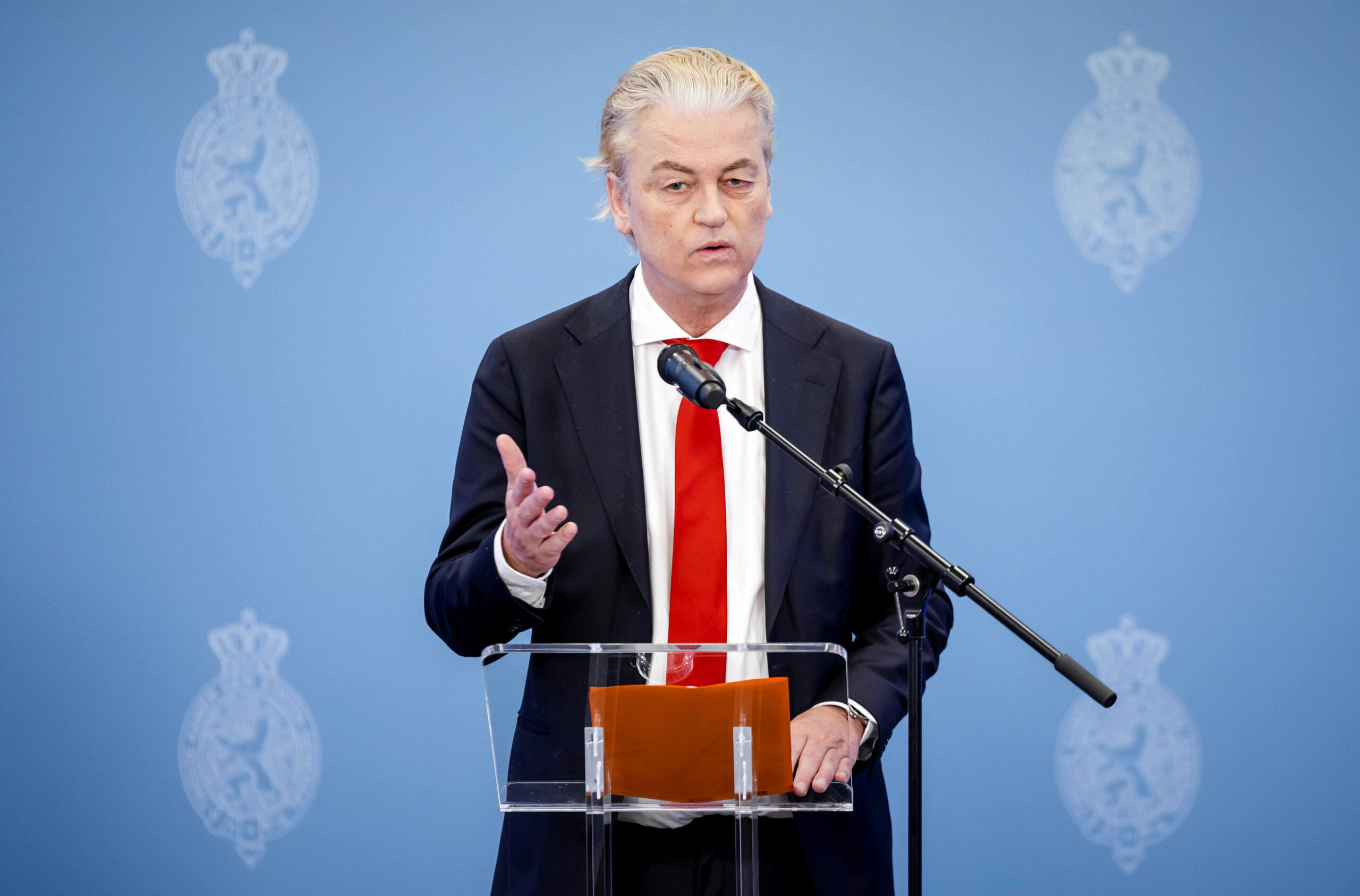 Geert Wilders bei der Präsentation der Hauptvereinbarung durch PVV, NSC, VVD und BBB