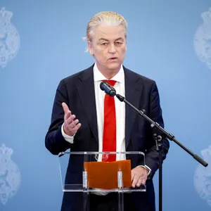 Geert Wilders bei der Präsentation der Hauptvereinbarung durch PVV, NSC, VVD und BBB