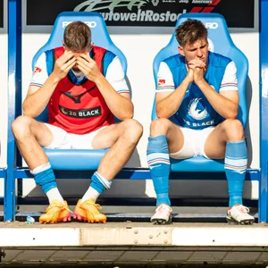 Das Team guckt ratlos und traurig nach dem Abstieg