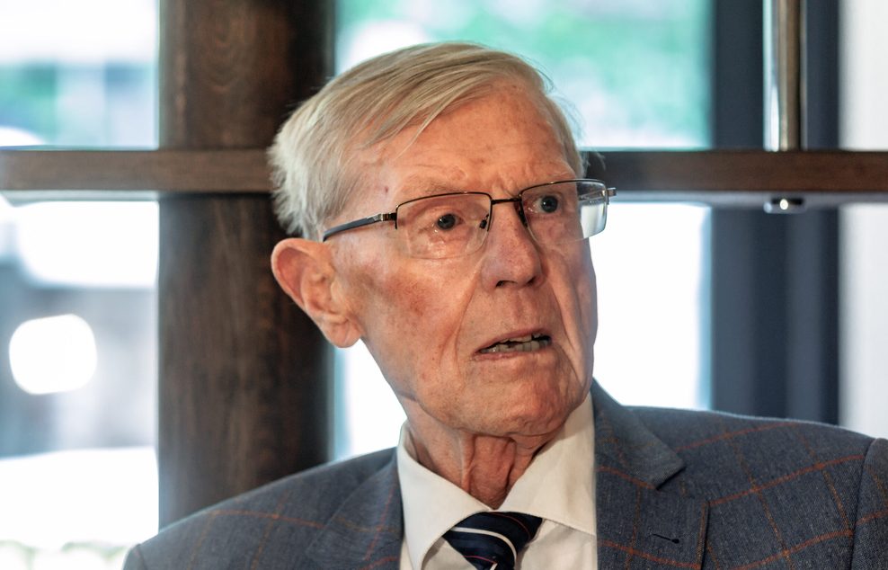 Porträt Eugen Block, älterer Herr mit Brille im Anzug