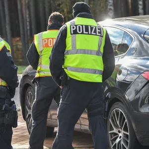 In Maschen: Unfall mit geklauten Maserati – verletzter Fahrer festgenommen