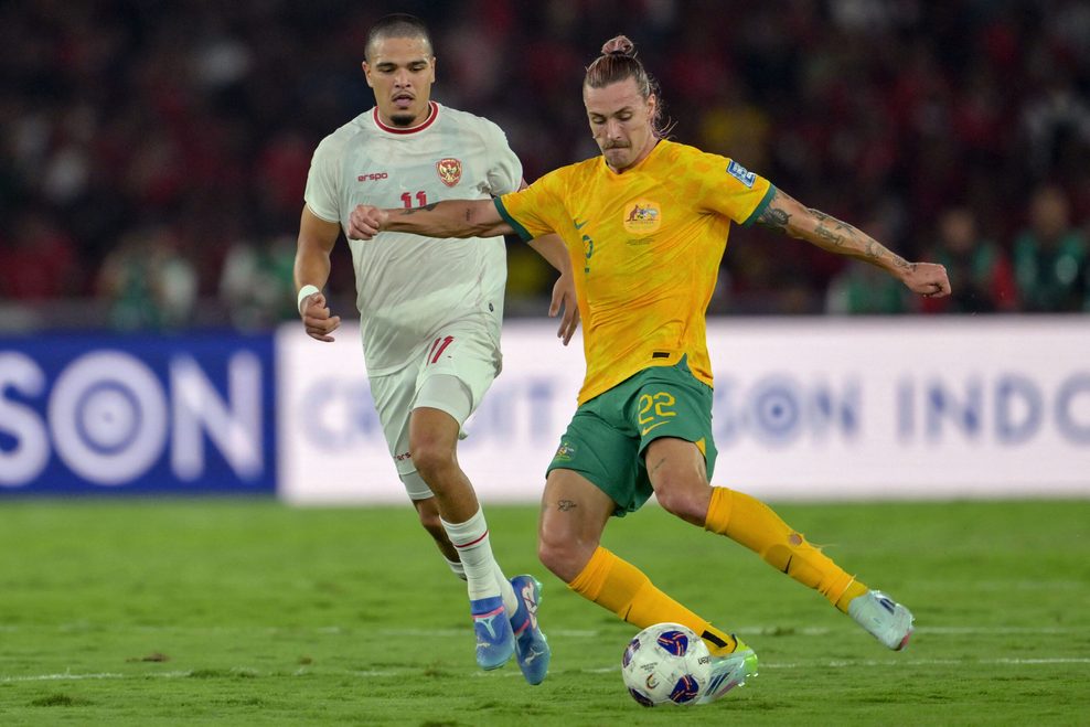 Jackson Irvine zieht im Spiel mit Australien in Indonesien ab.