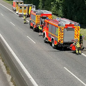 Auto rast auf A23 in Rettungswagen – Fahrer schwer verletzt