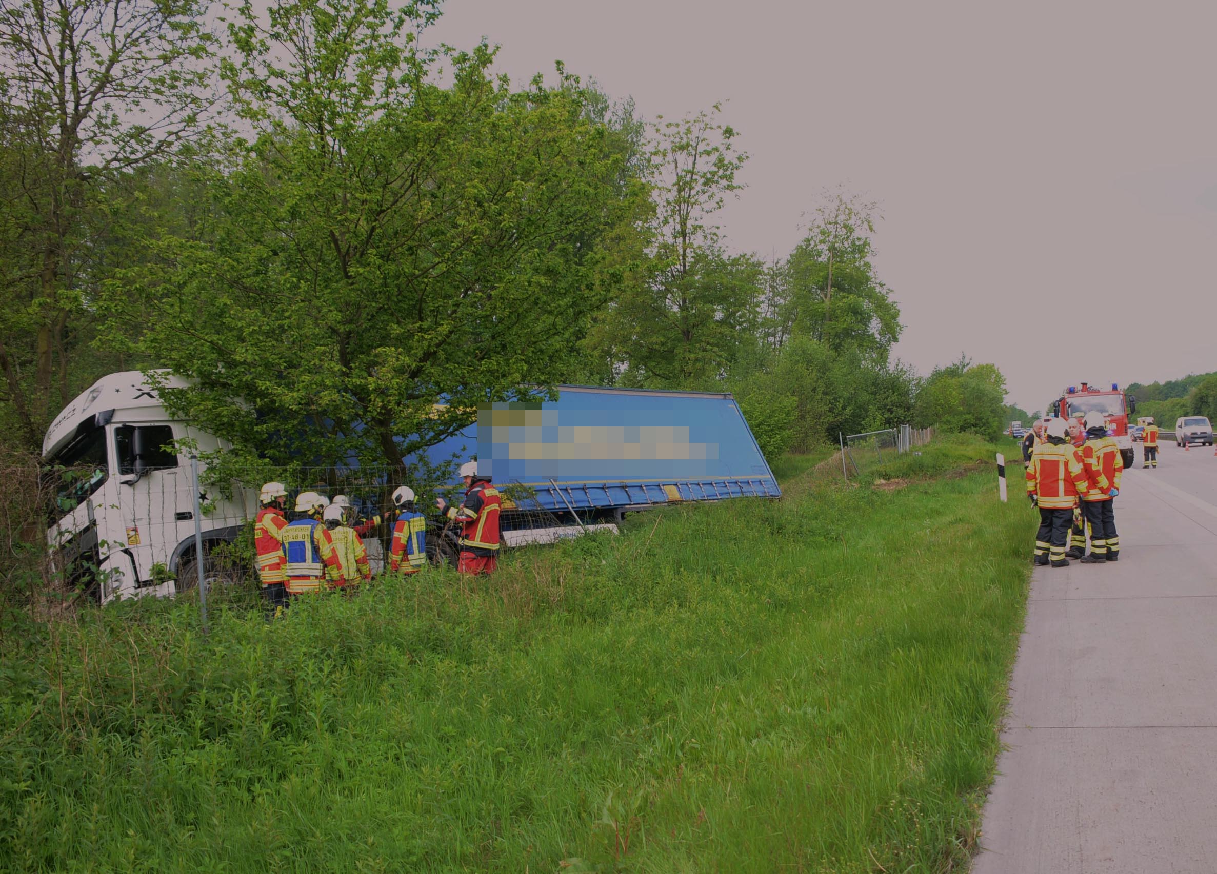 Lkw auf a24 bei Talkau verunglückt – für die Bergung soll Autobahn gesperrt werden