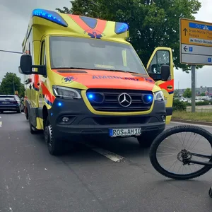 Im Norden: Junger Radfahrer von Auto erfasst und schwer verletzt
