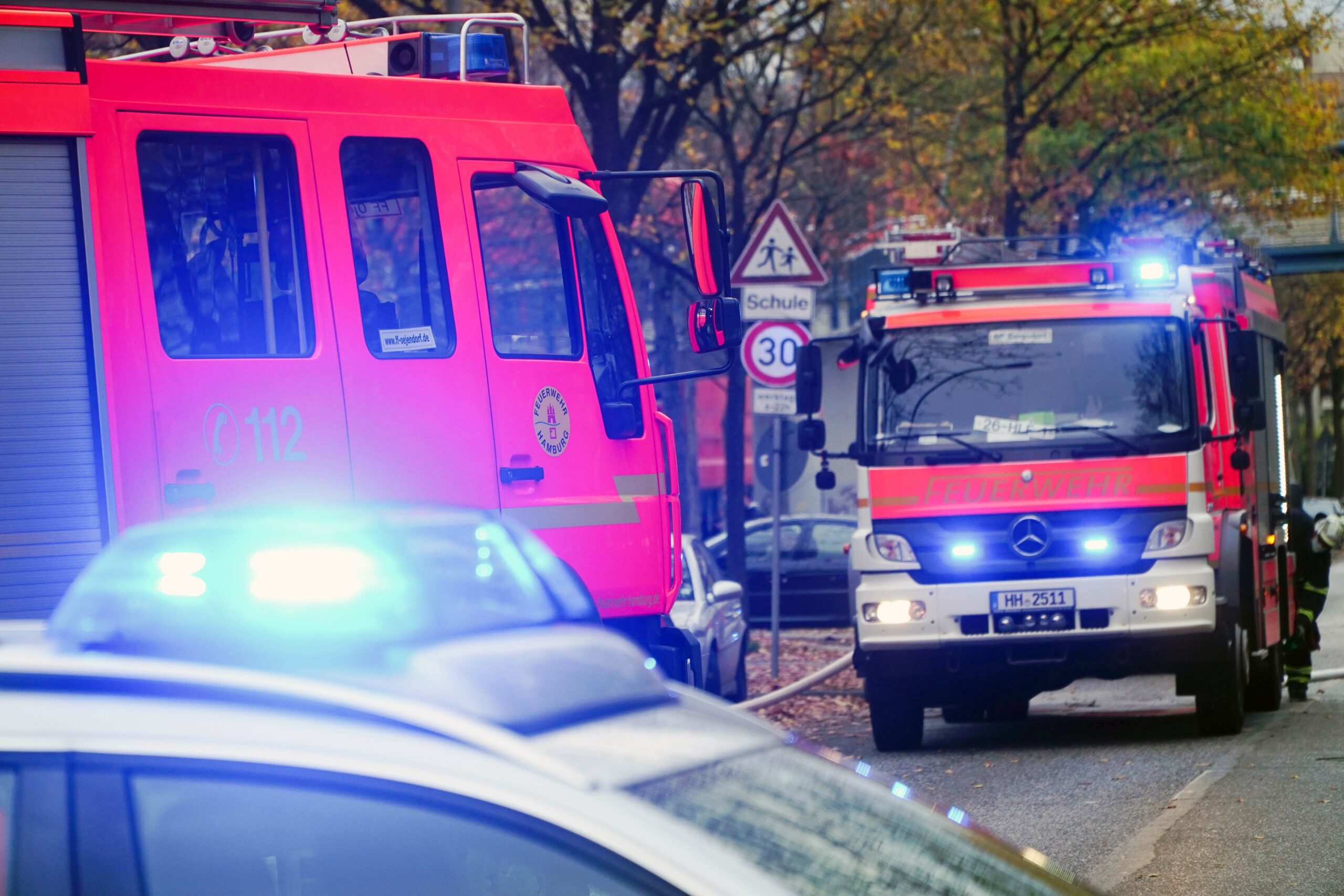 Mehrere Brände in kurzer Zeit in Hamburg – drei Menschen verletzt